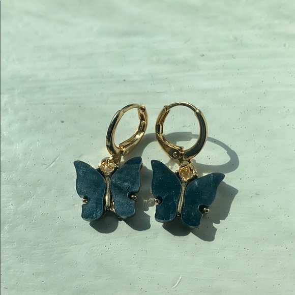 Black butterfly earrings - Picture 2 of 2